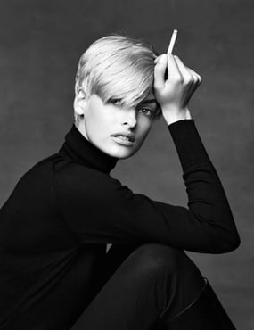 Patrick-Demarchelier-•-Linda-Evangelista-New-York-•-1990